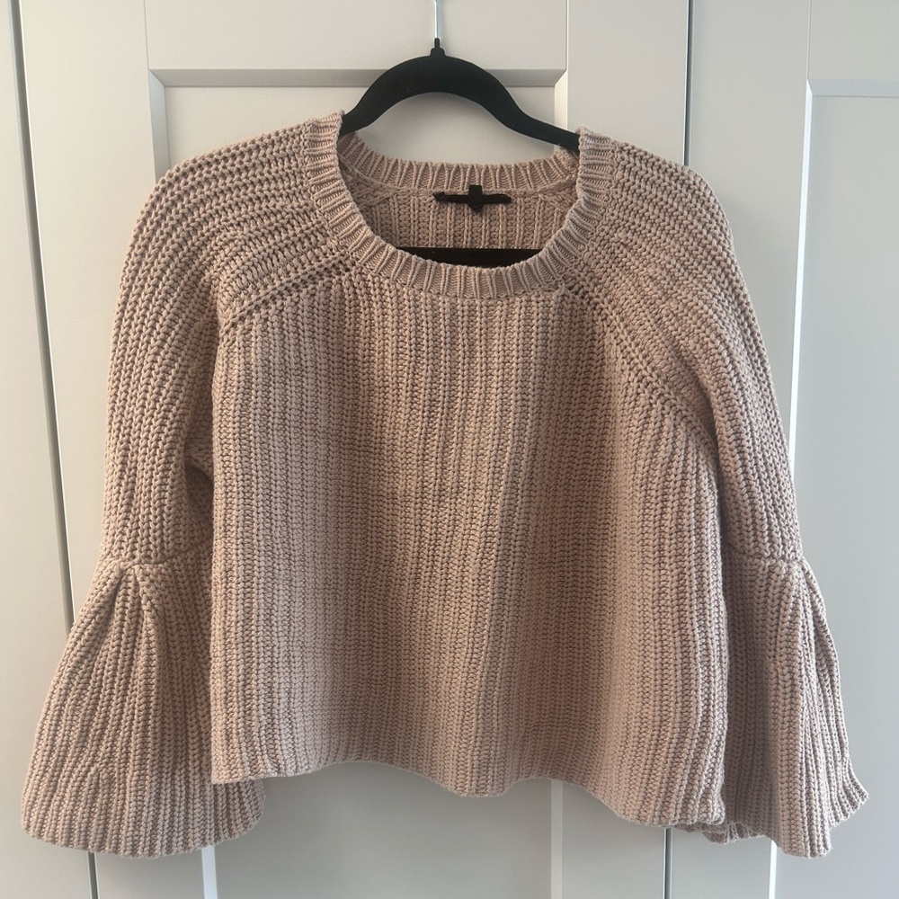 Olivaceous chunky brown/tan knit Fall sweater with flared sleeves, size medium